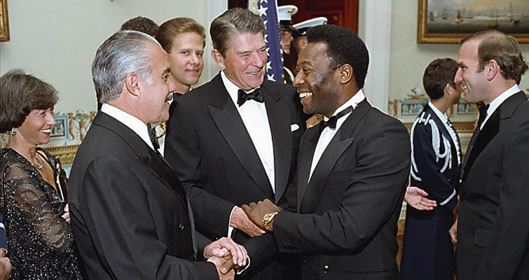 La casa de subastas consigue un triplete de FIFA sin precedentes