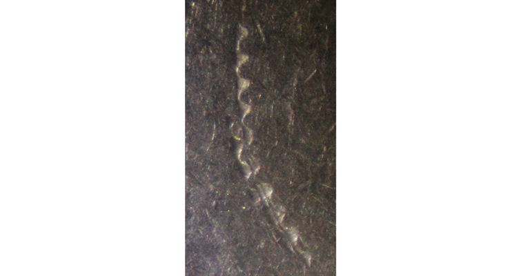 01c-faint-beads-close