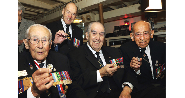 La moneda canadiense de 2 dólares en circulación conmemora la Batalla del Atlántico La moneda canadiense de 2 dólares en circulación conmemora la Batalla del Atlántico